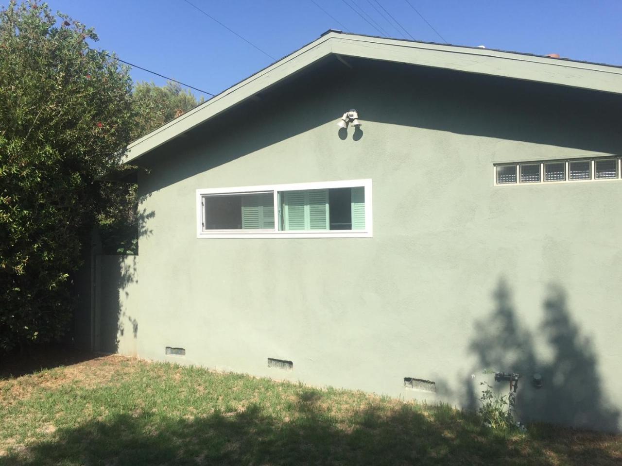 Valley Village // Sherman Oaks // North Hollywood Hostel - Los Angeles, Los Angeles